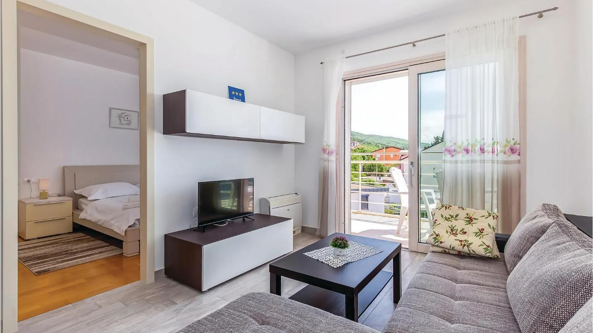 1 Bedroom Nice Apartment In Crikvenica