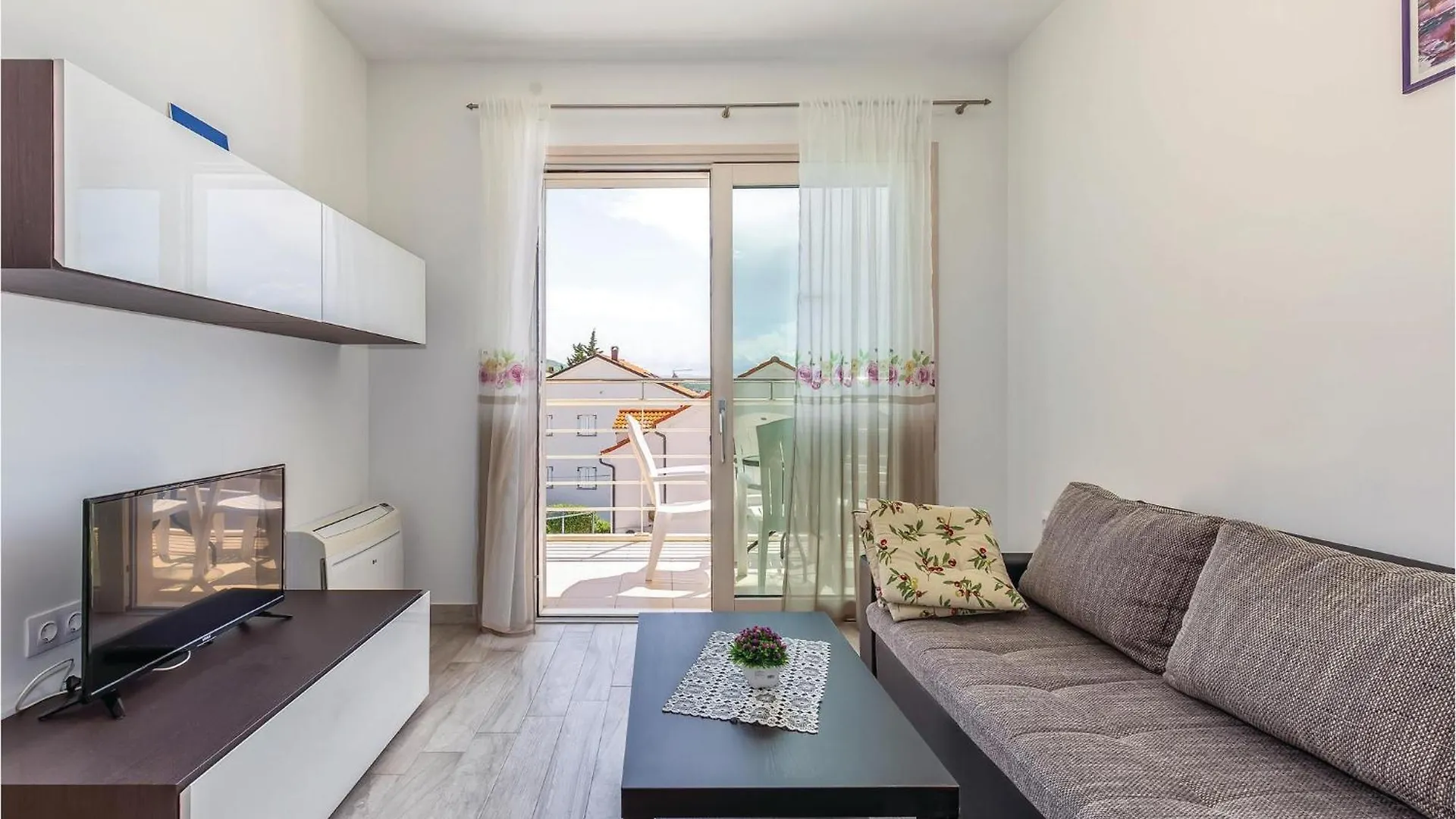 1 Bedroom Nice Apartment In Crikvenica